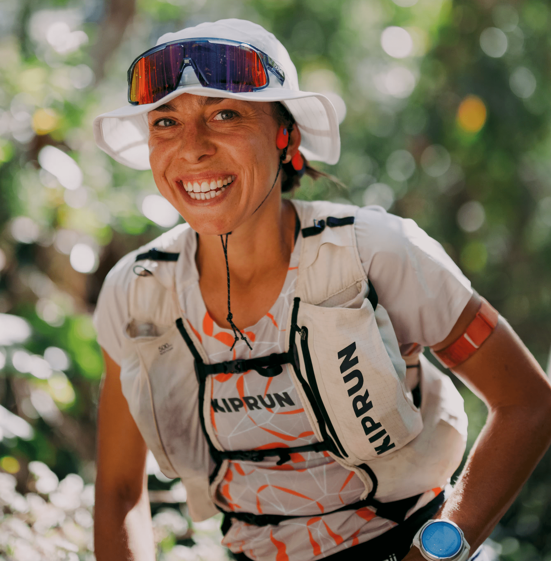La caennaise Blandine L’Hirondel remporte l’UTMB 2026 ! - La Terrasse