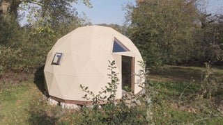 Le premier dôme géodésique écologique de Creully - La Terrasse