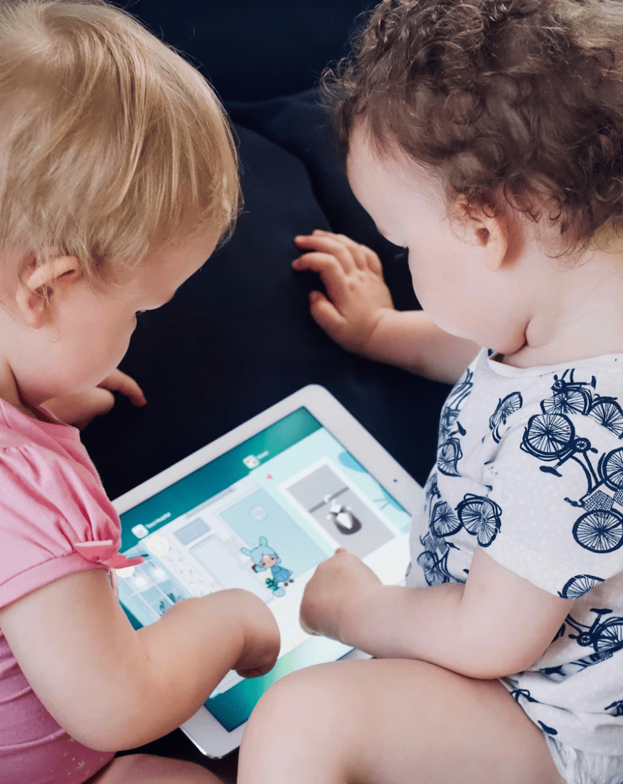 Naissances à Caen en 2025 : les garçons en tête et les prénoms qui marquent l’année - La Terrasse