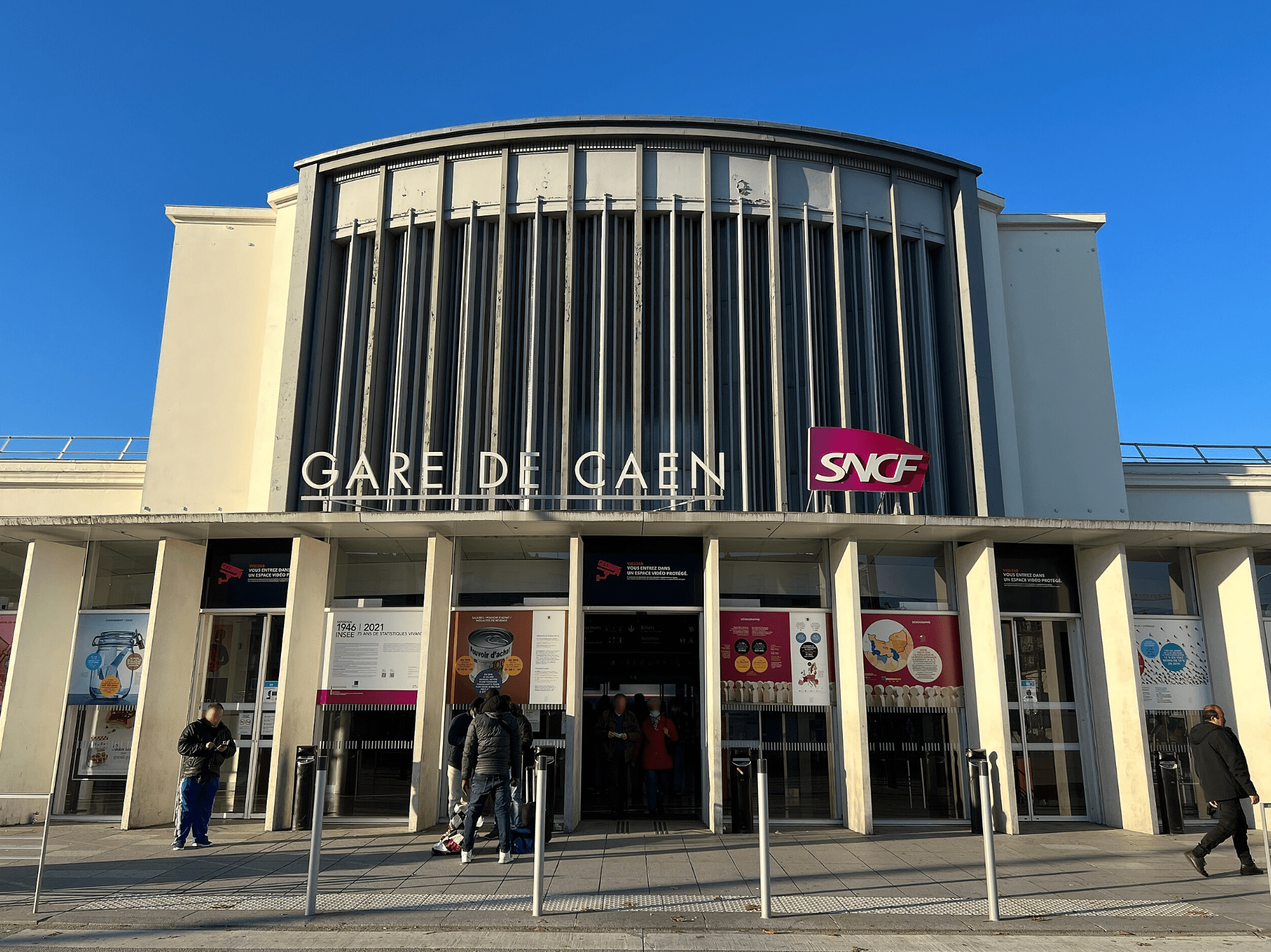 SNCF : Caen – Cherbourg, la ligne qui déraille&nbsp; - La Terrasse